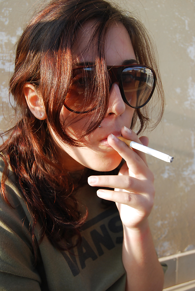 Hembras fumadoras
 #25786017