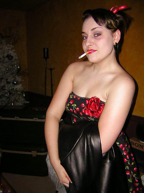 Hembras fumadoras
 #25786099