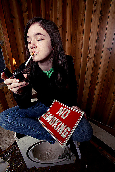 Hembras fumadoras
 #25786172