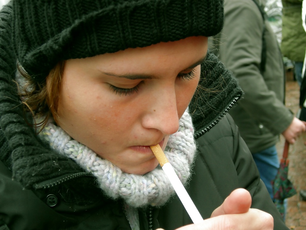 Hembras fumadoras
 #25786185