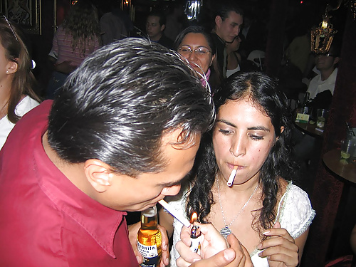 Hembras fumadoras
 #25786243