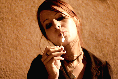 Hembras fumadoras
 #25786302