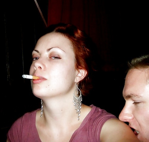 Hembras fumadoras
 #25786352