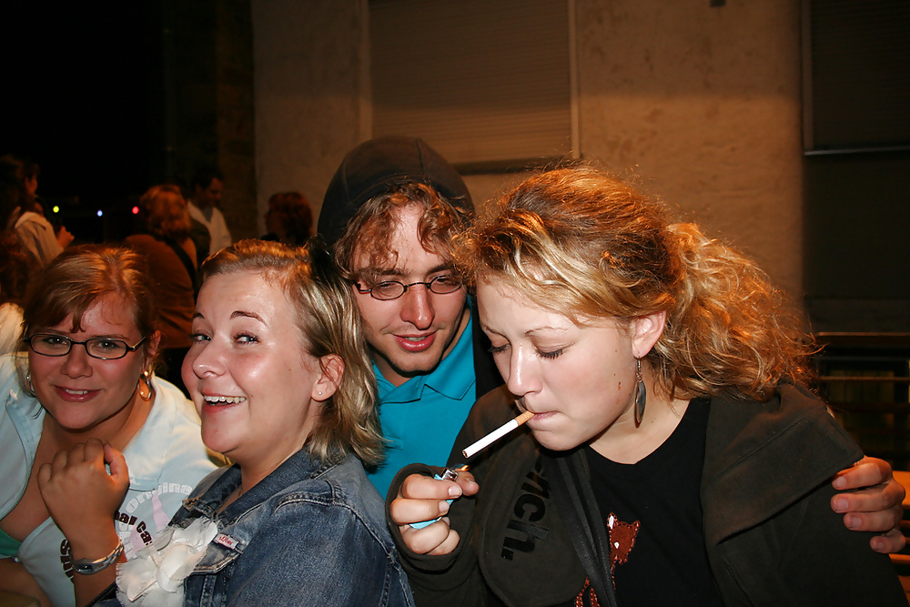 Hembras fumadoras
 #25786362