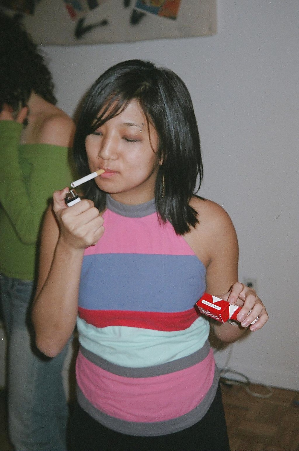 Hembras fumadoras
 #25786371