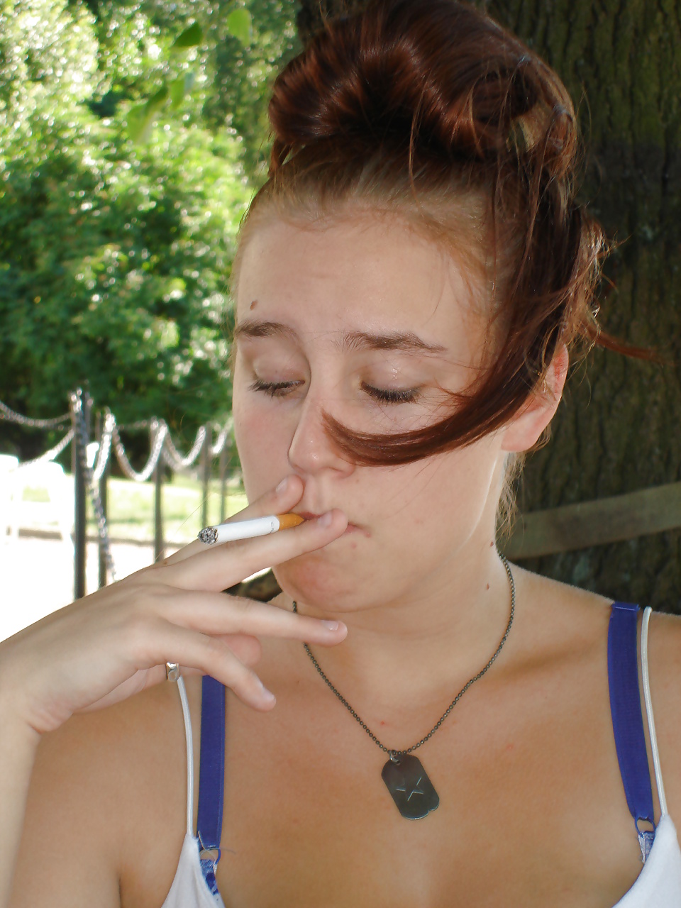 Hembras fumadoras
 #25786392