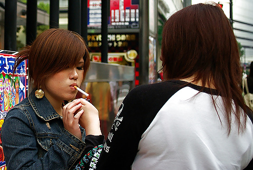 Hembras fumadoras
 #25786419