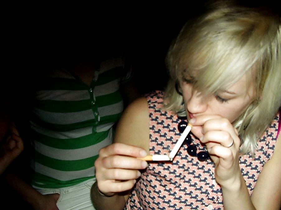 Hembras fumadoras
 #25786454