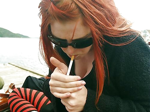 Hembras fumadoras
 #25786459