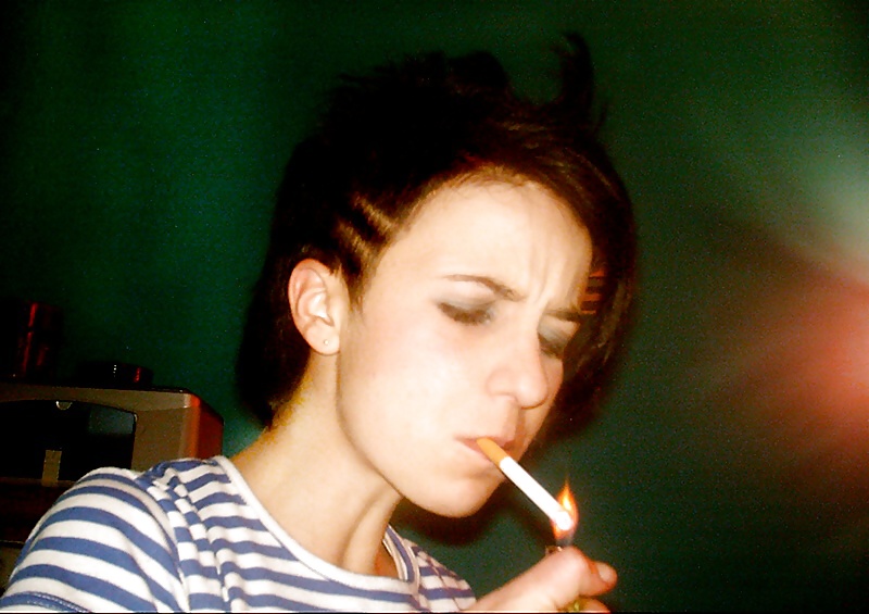 Hembras fumadoras
 #25786469