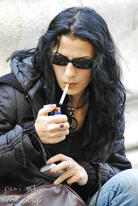 Hembras fumadoras
 #25786485