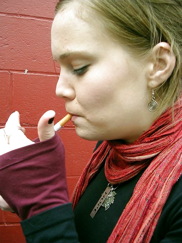 Hembras fumadoras
 #25786495