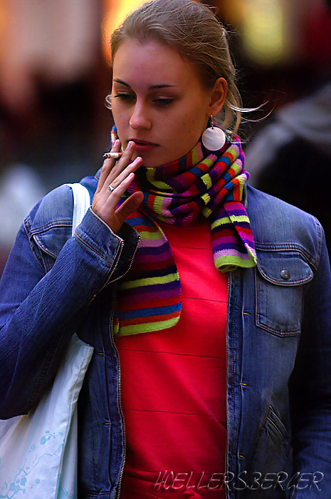 Hembras fumadoras
 #25786512