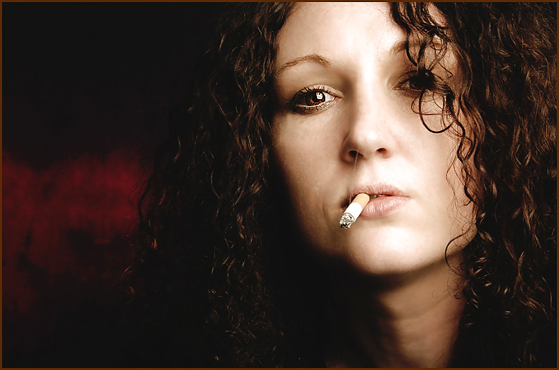 Hembras fumadoras
 #25786558