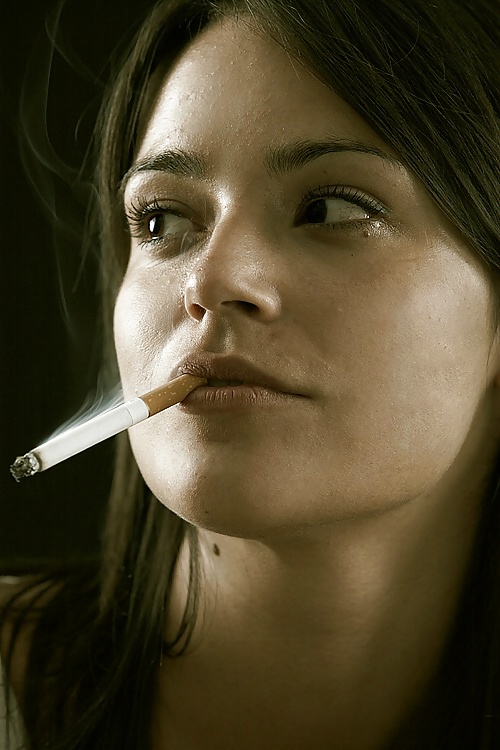 Hembras fumadoras
 #25786563