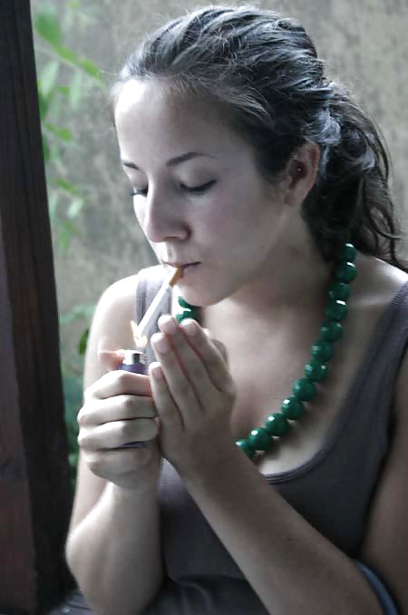 Hembras fumadoras
 #25786597