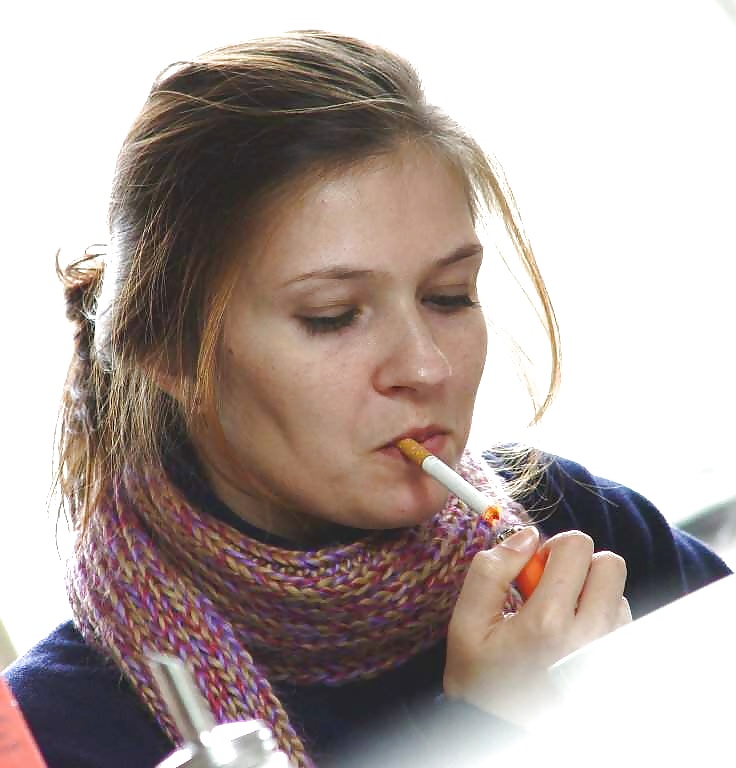 Hembras fumadoras
 #25786649