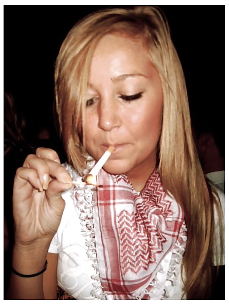 Hembras fumadoras
 #25786676