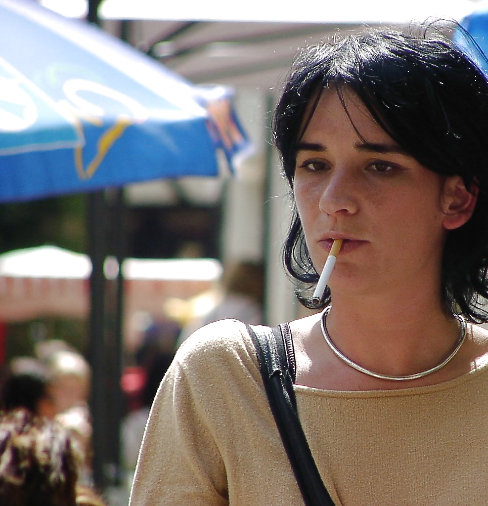 Hembras fumadoras
 #25786704