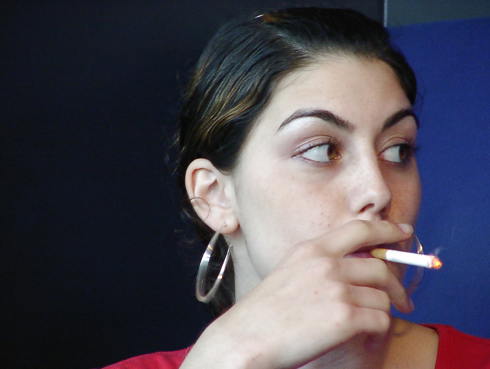 Hembras fumadoras
 #25786719