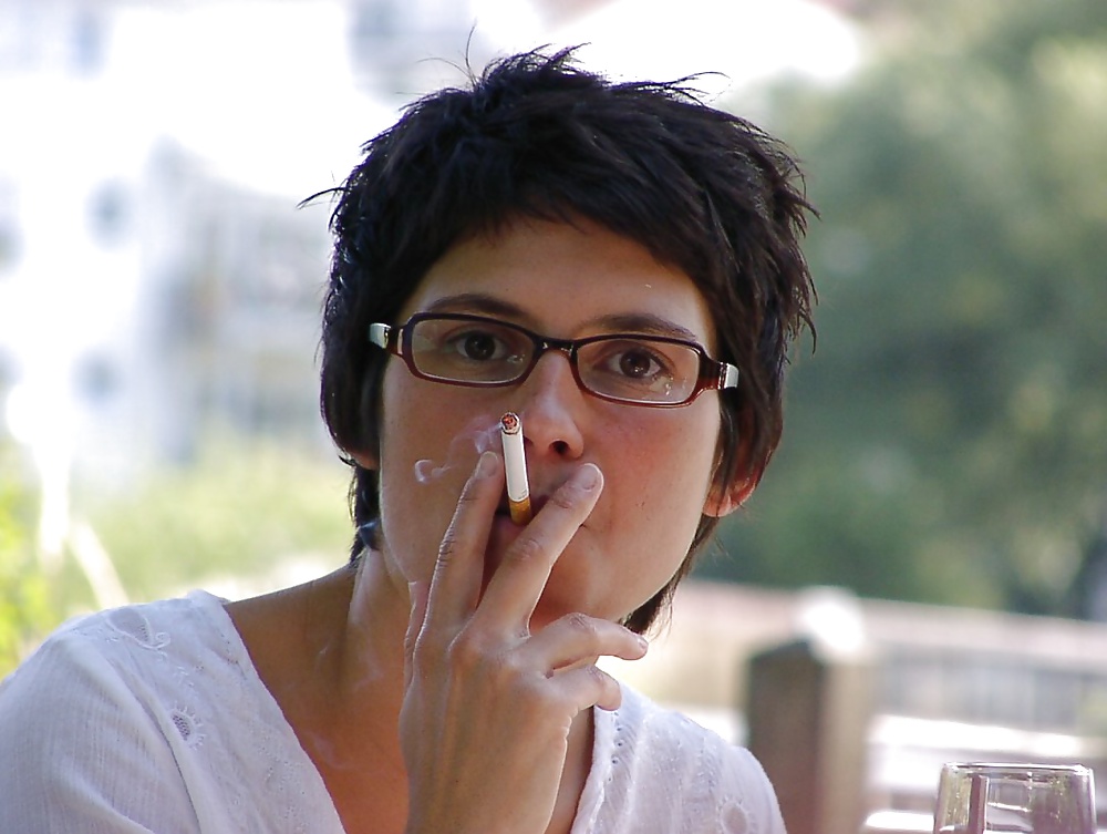 Hembras fumadoras
 #25786735