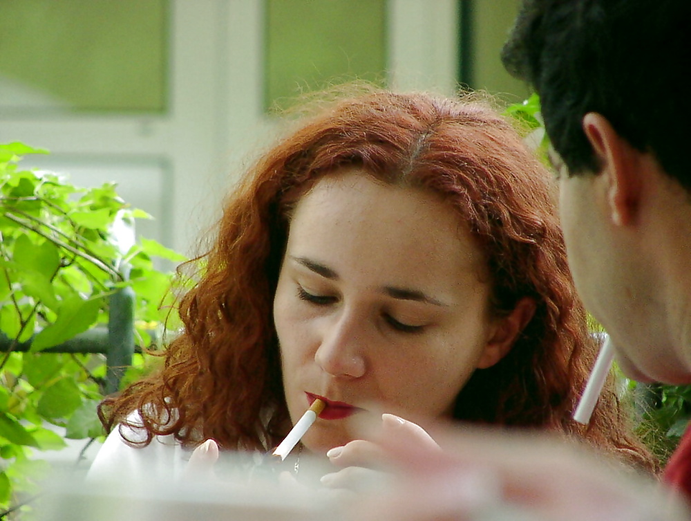 Hembras fumadoras
 #25786806