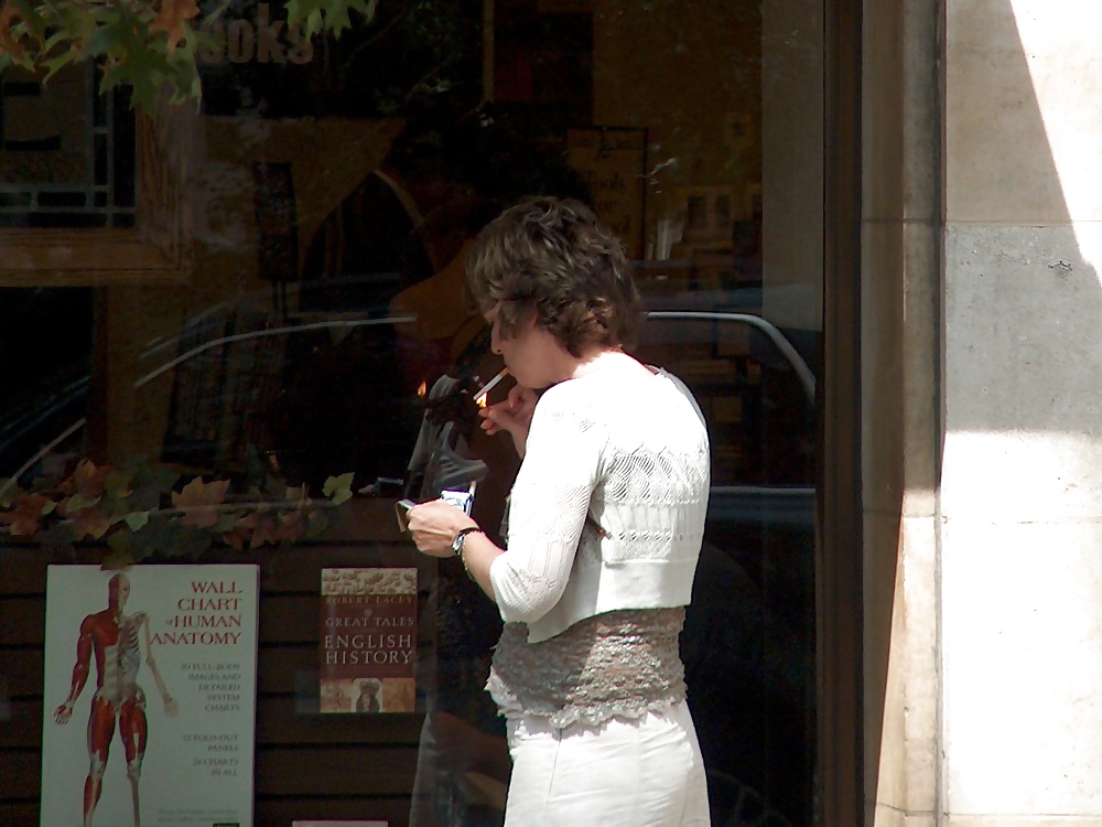 Hembras fumadoras
 #25786833