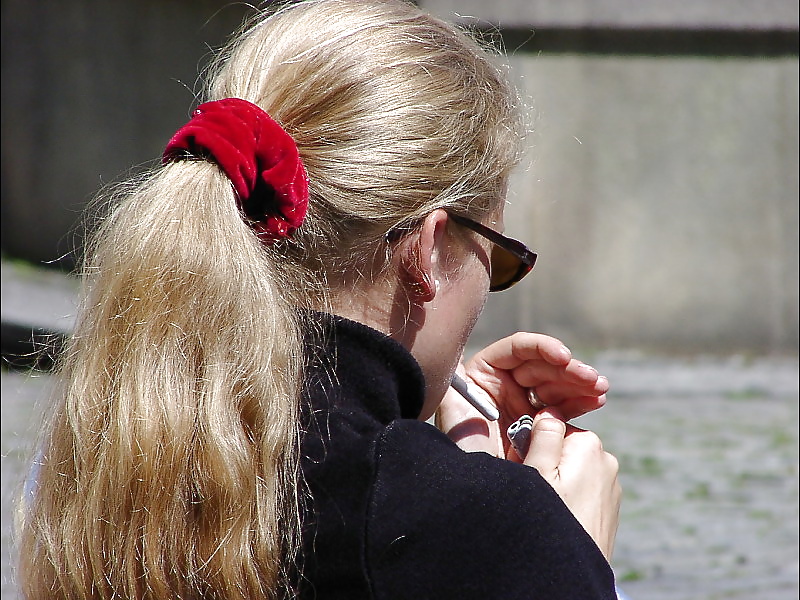 Hembras fumadoras
 #25786839