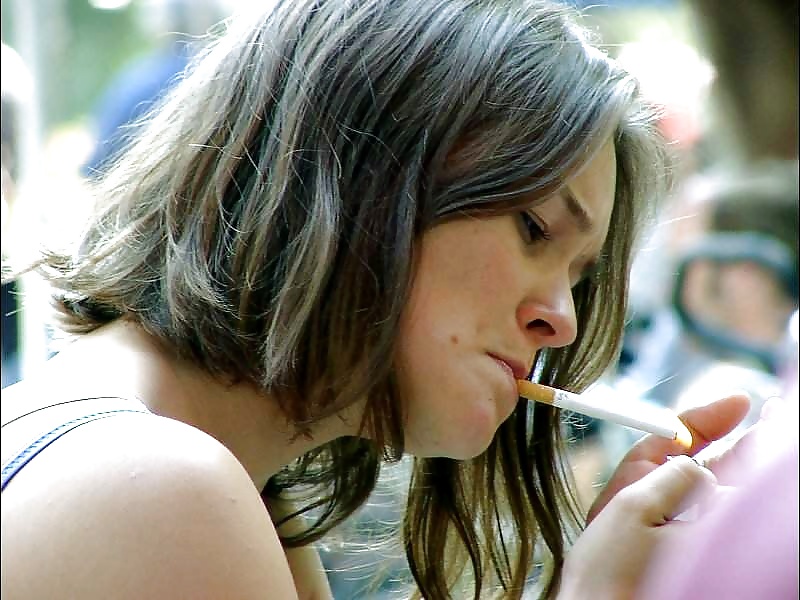 Hembras fumadoras
 #25786853