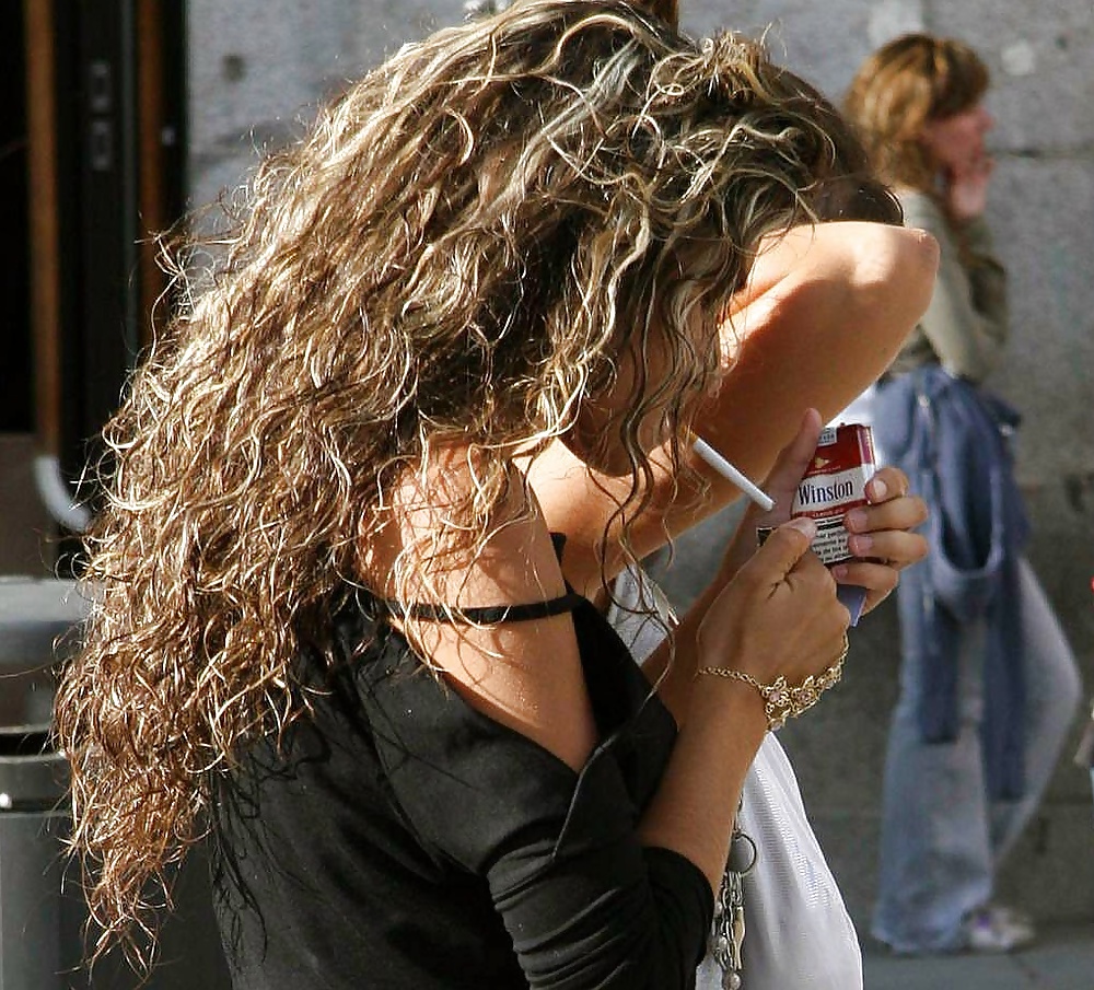 Hembras fumadoras
 #25786892