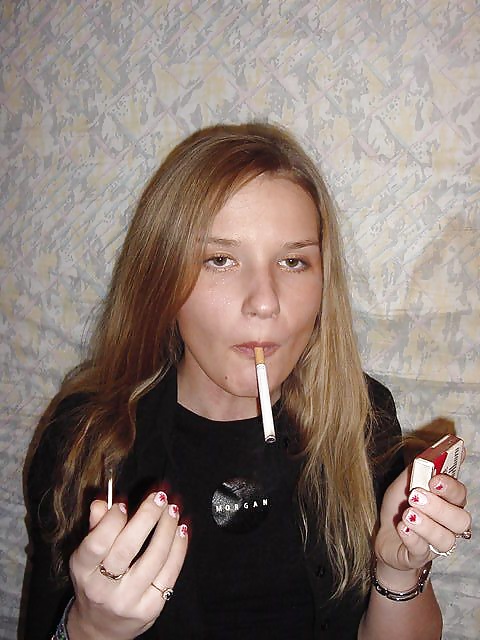 Hembras fumadoras
 #25786949