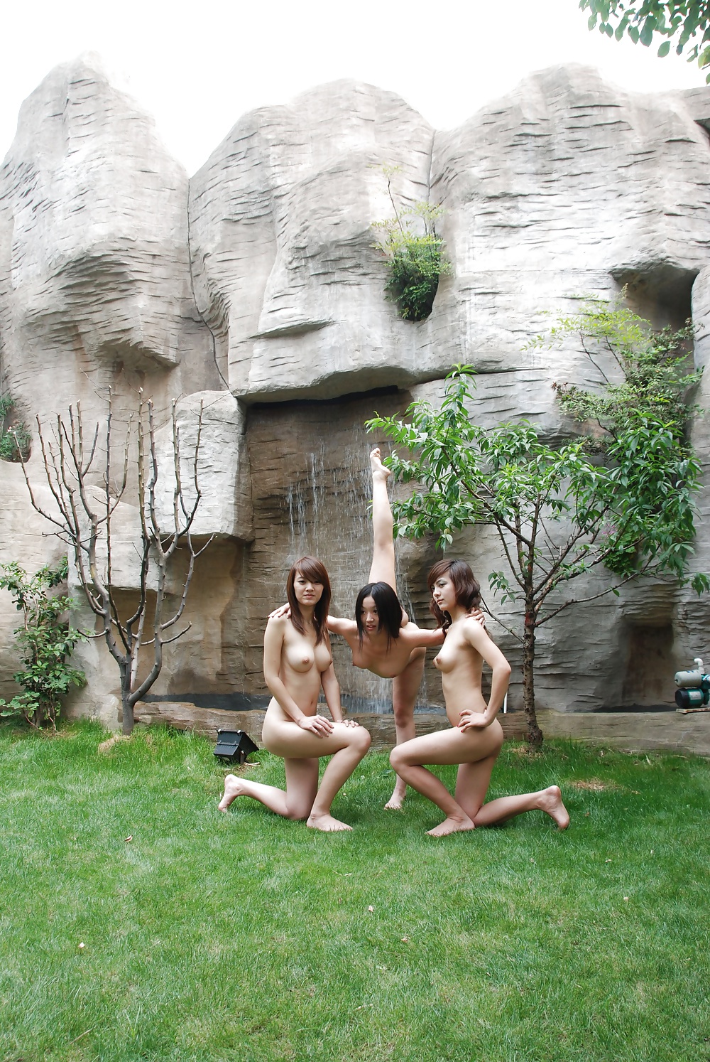 3 Naked Chinese Babes! #32040881