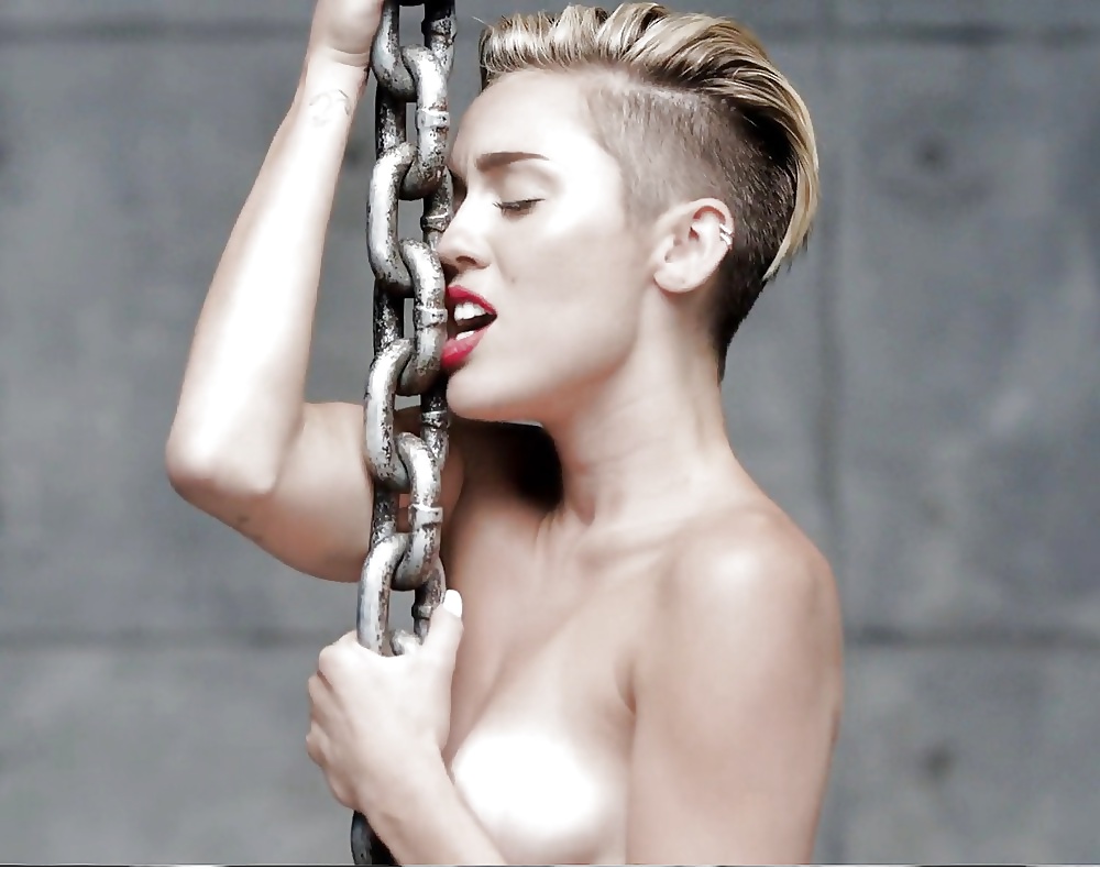 Miley cyrus
 #34181977