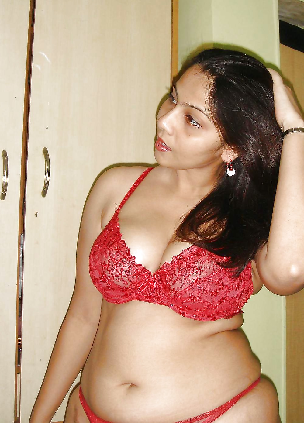 Sexy indian AUNTY (naked curves) #40069248