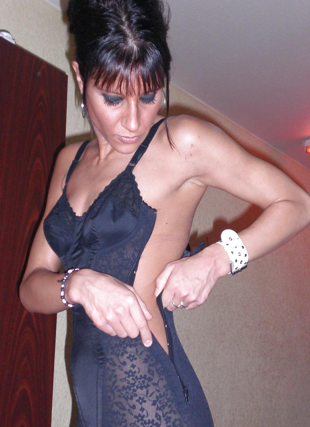 Helli en fajas
 #37837023