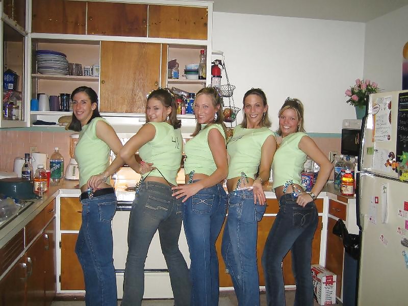 Beautys in jeans - no porno
 #34769849