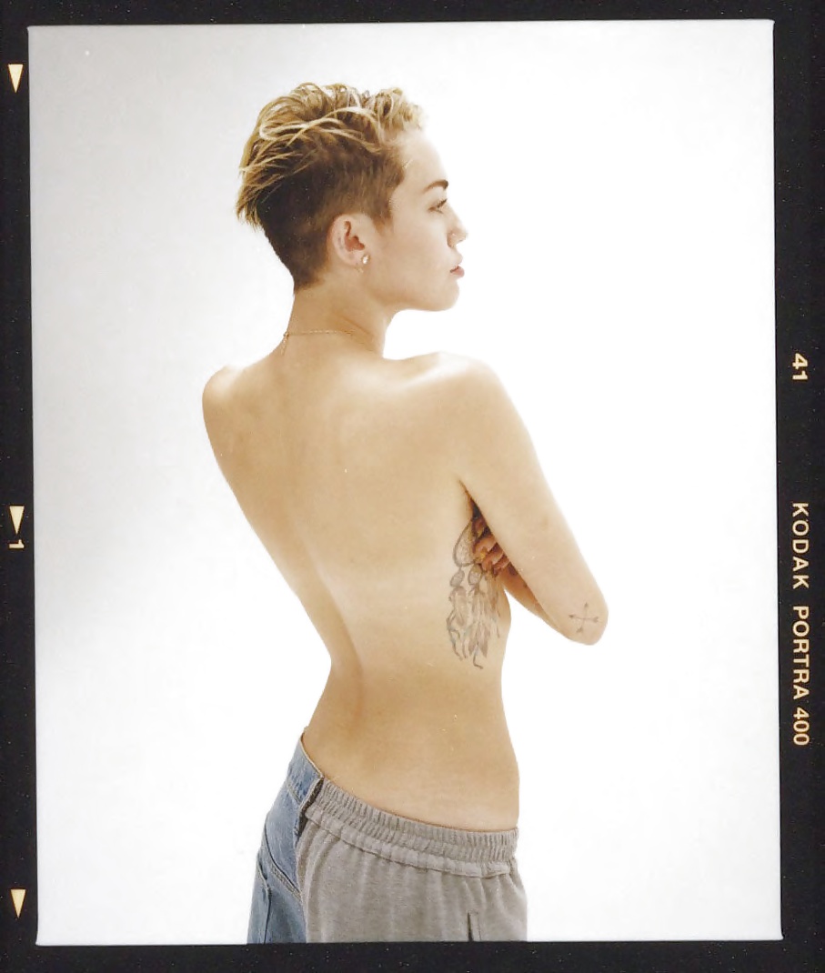 Miley Cyrus - bangerz photoshoot outtakes
 #34020739