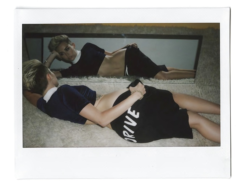 Miley Cyrus - bangerz photoshoot outtakes
 #34021035