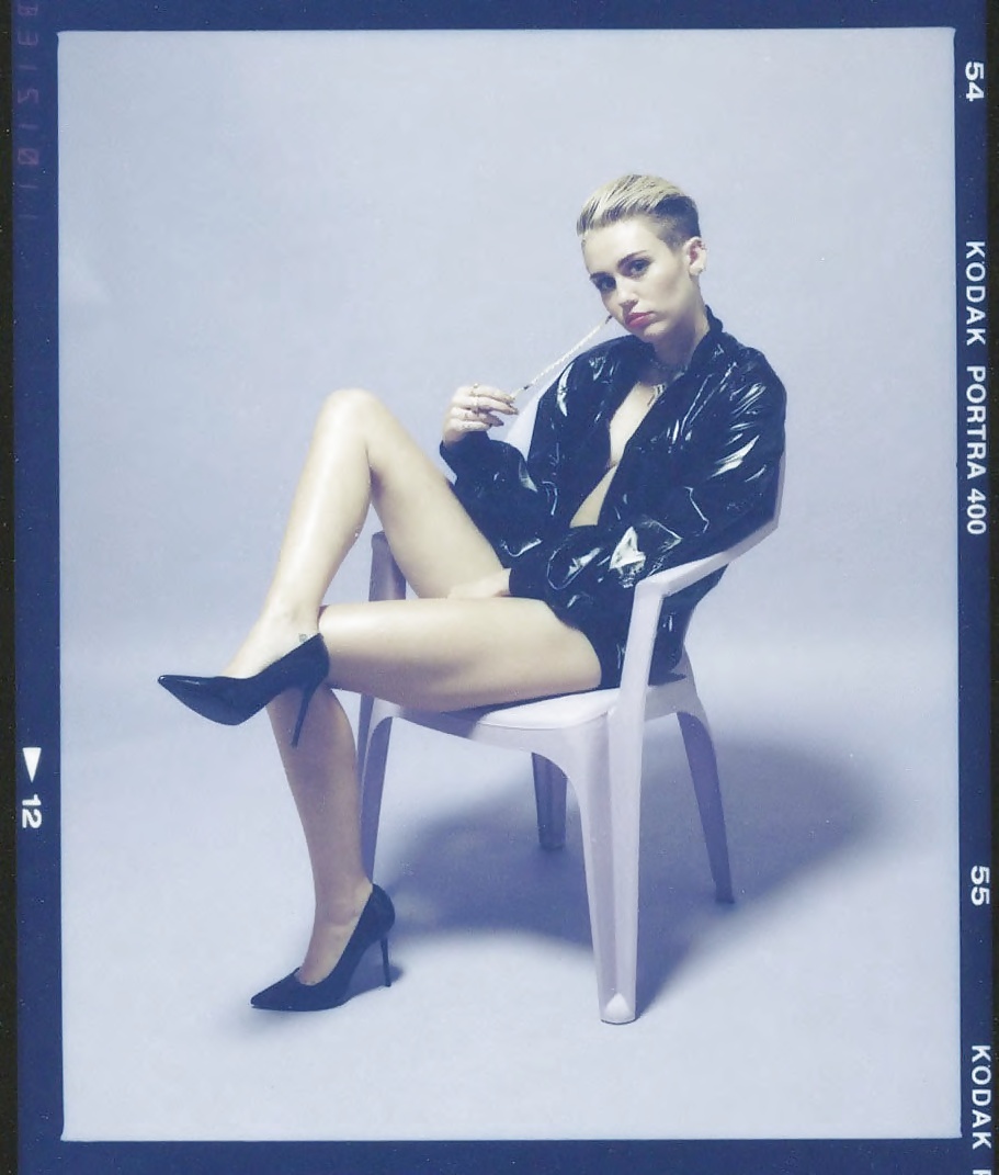 Miley cyrus - bangerz photoshoot outtakes
 #34021047