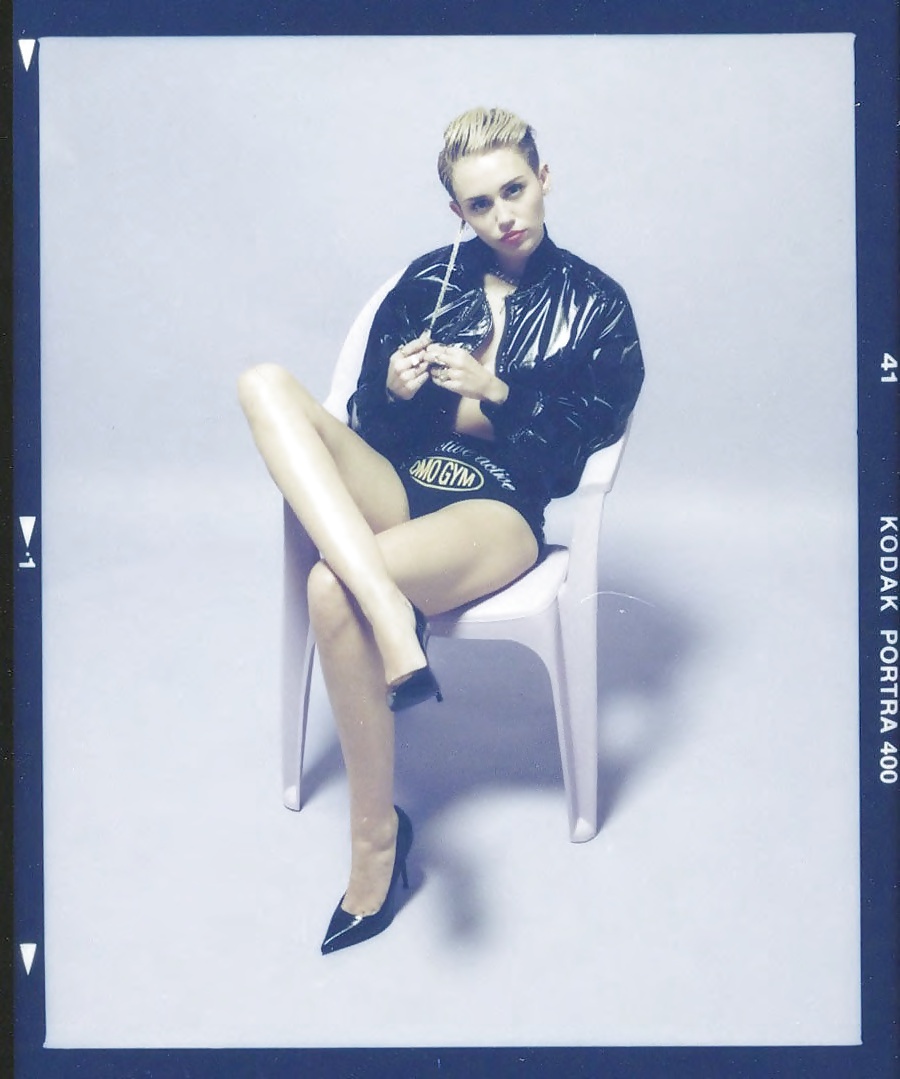 Miley Cyrus - Bangerz Photoshoot Outtakes #34021049