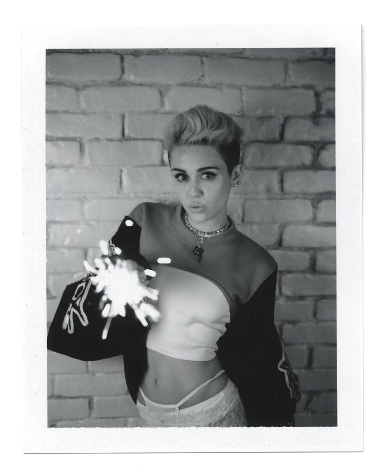 Miley Cyrus - bangerz photoshoot outtakes
 #34021094