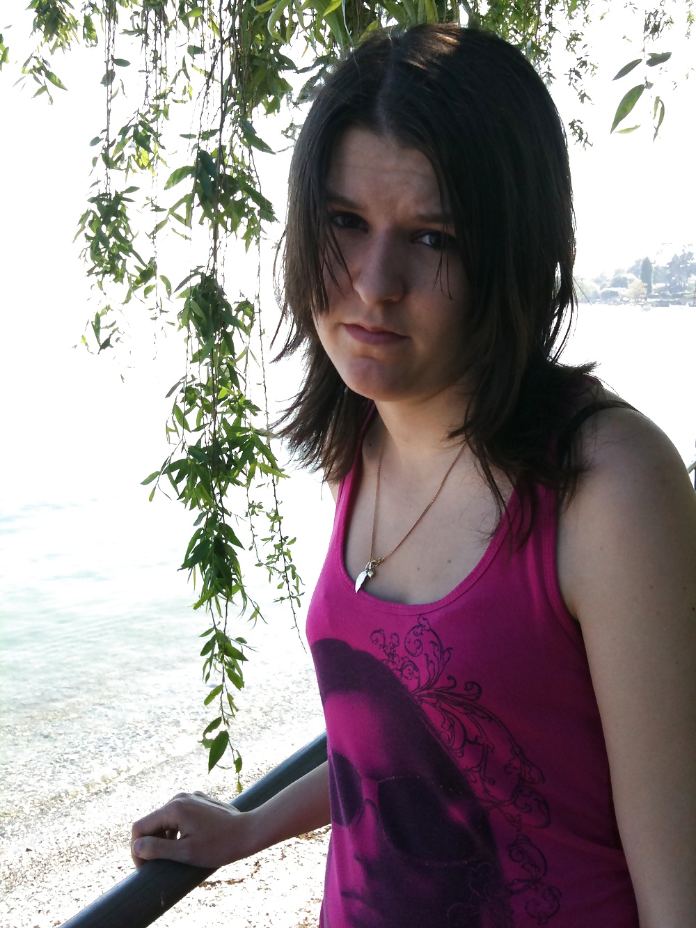 恥ずかしがり屋の娘
 #30788467