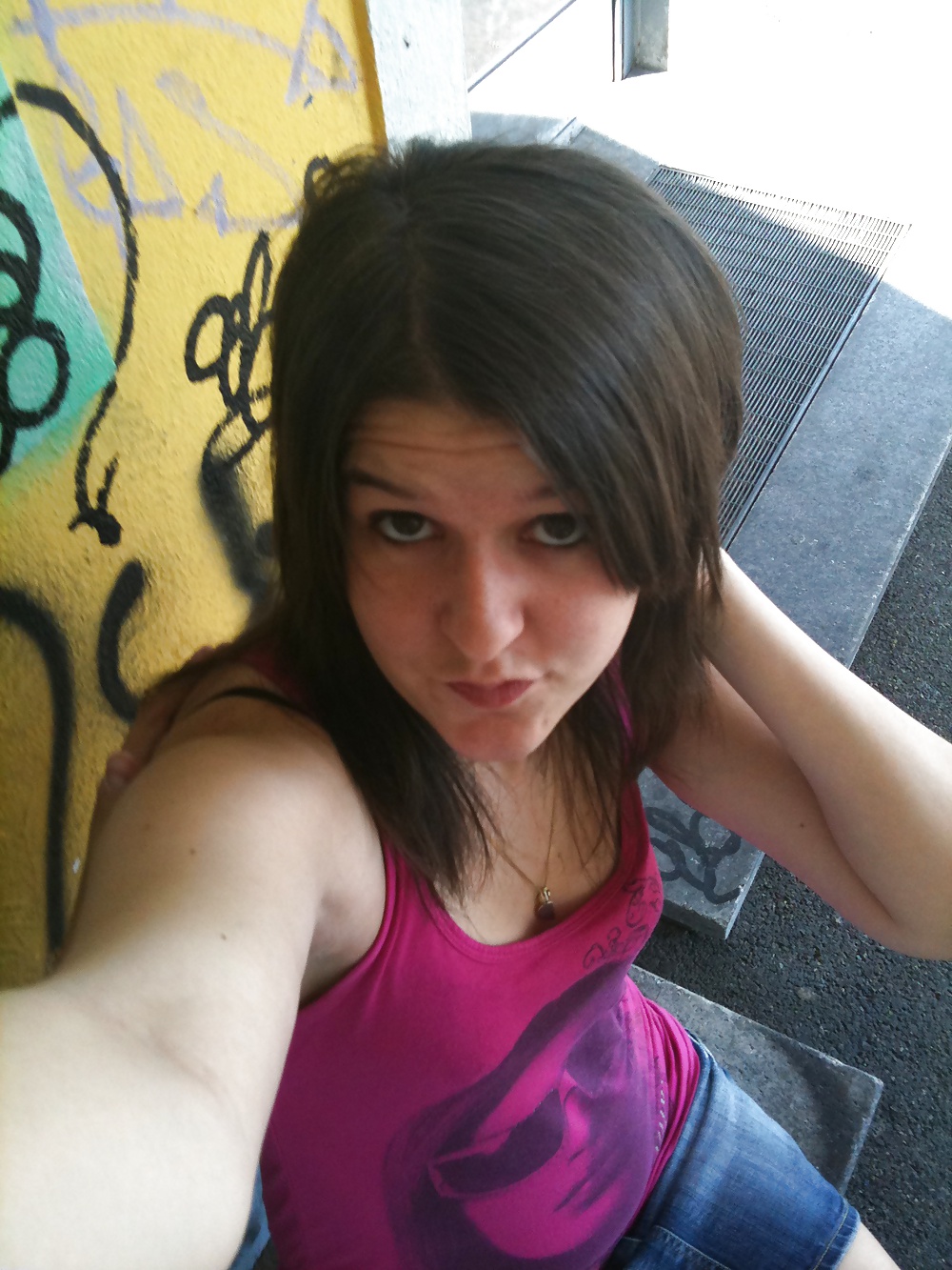 恥ずかしがり屋の娘
 #30788471