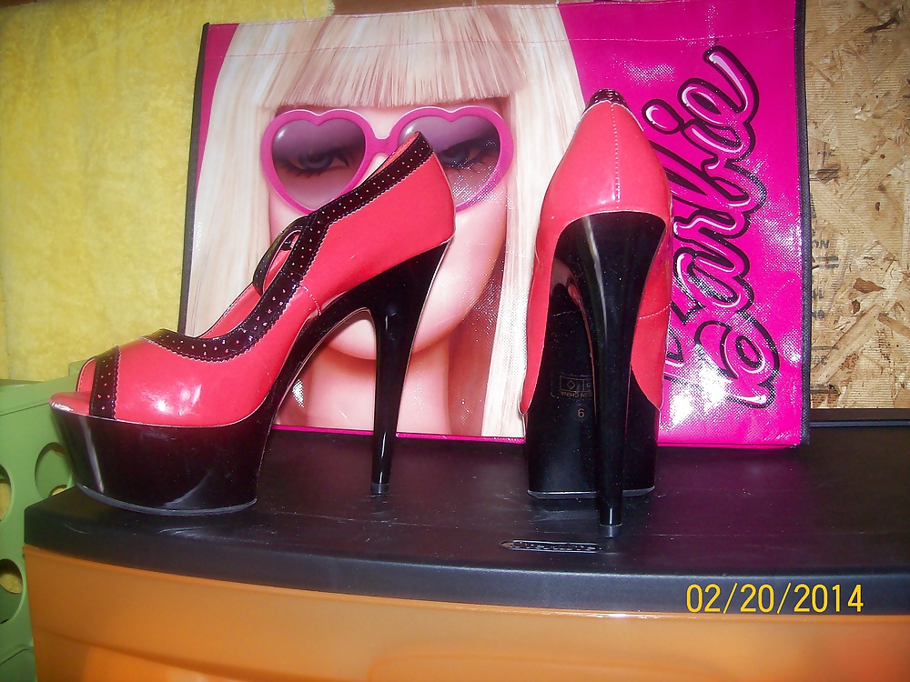 Platform stiletto heels to tease and get fucked by BBCs in. #25208997
