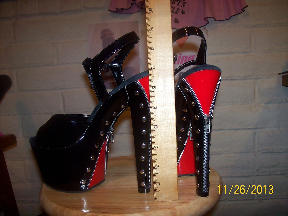 Platform stiletto heels to tease and get fucked by BBCs in. #25209171