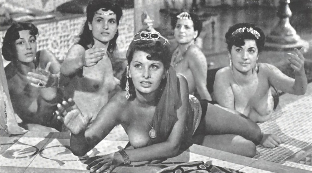Sophia Loren #32498052