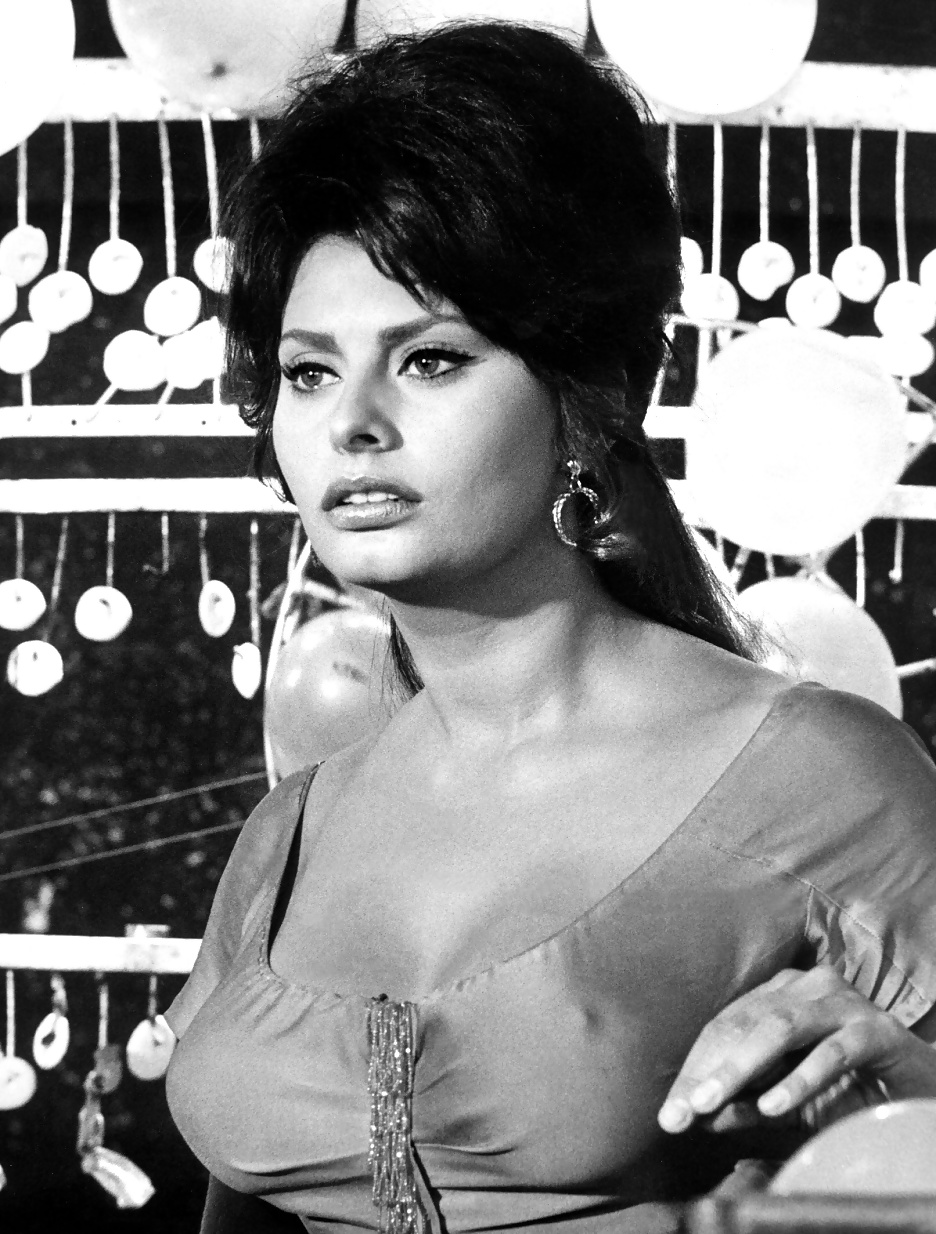 Sophia Loren #32498135