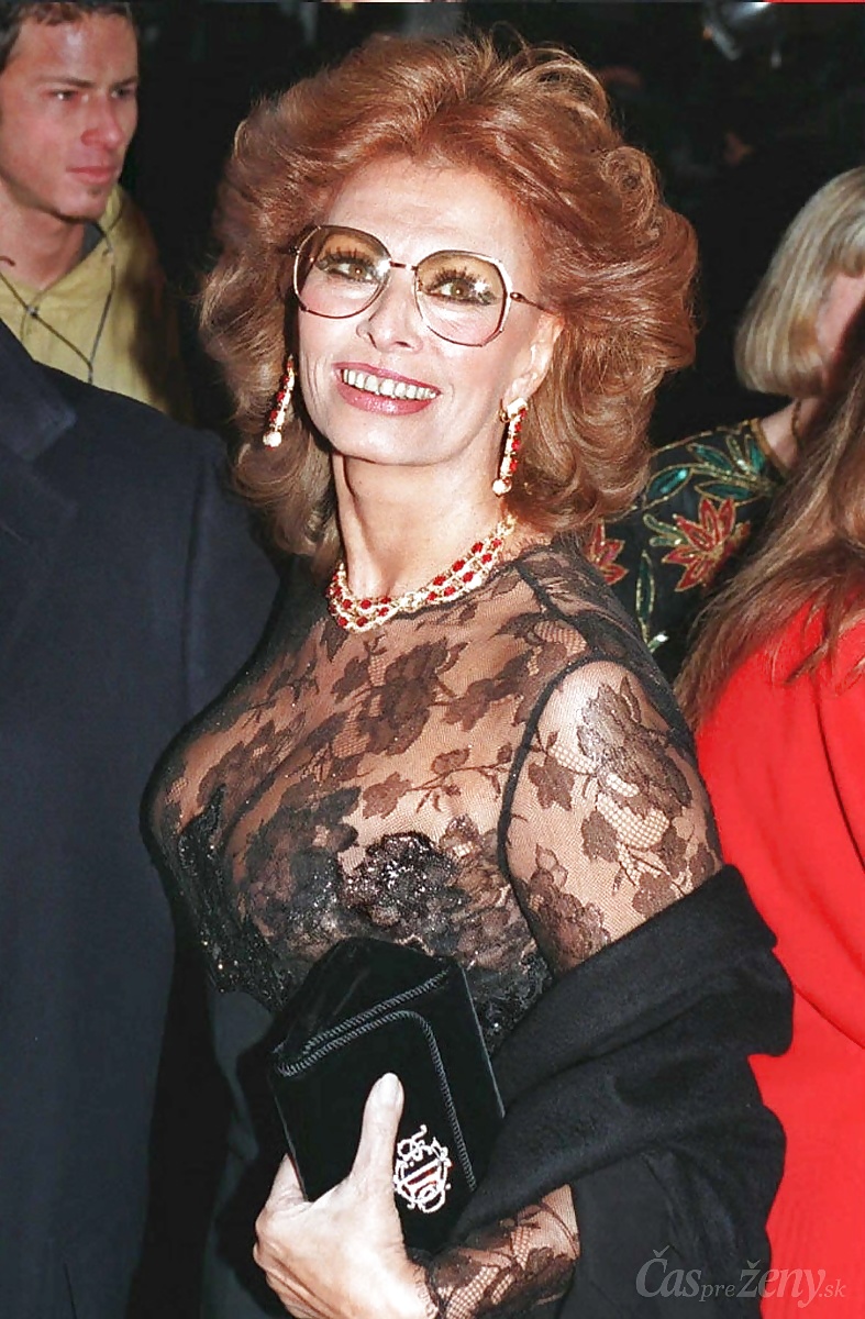 Sophia Loren #32498149