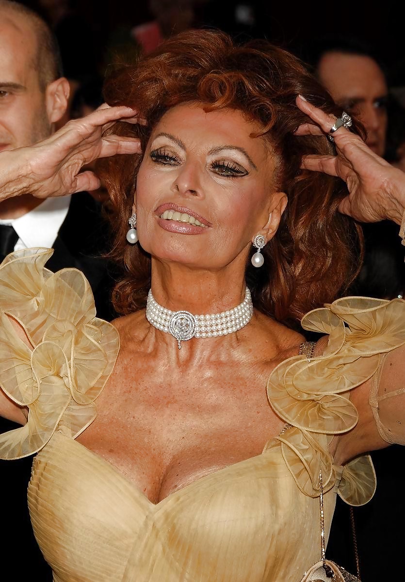 Sophia Loren #32498177