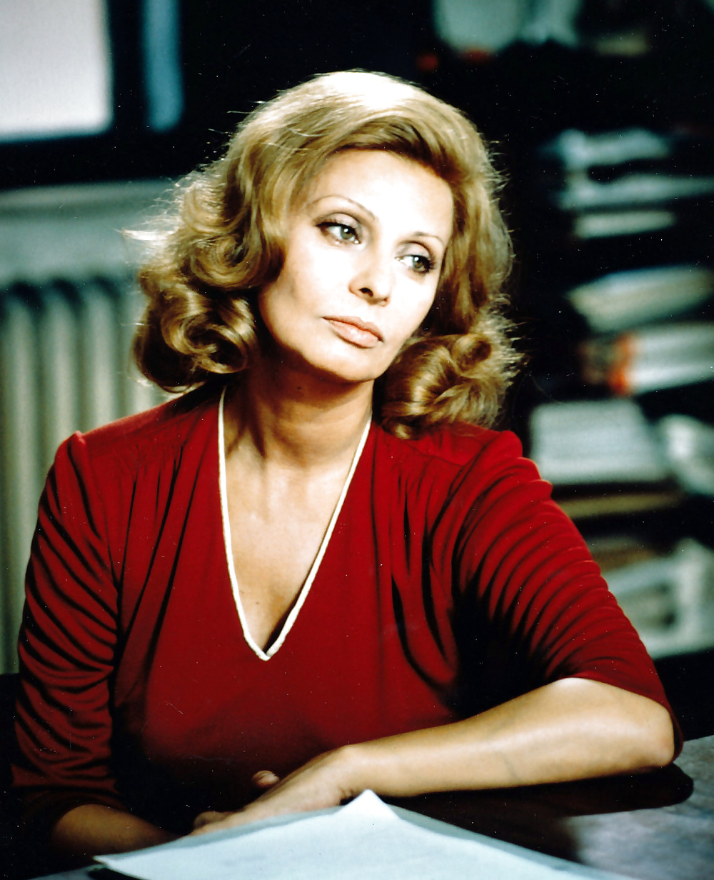 Sophia Loren #32498215